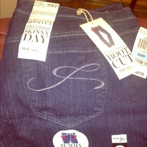 NWT- Style & Co-TummyControl/BootCut Jeans